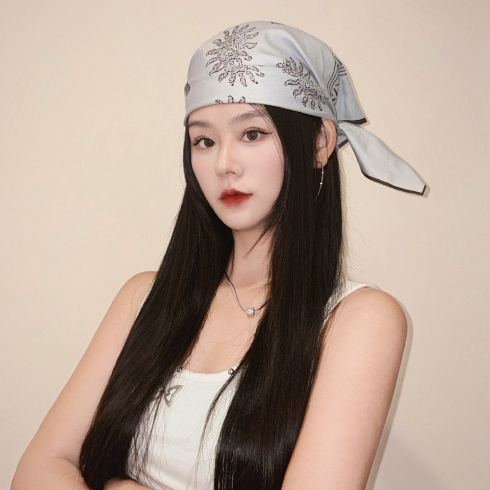 Retro Flower Square Headscarf  - Art And Craft Hair recension och pris